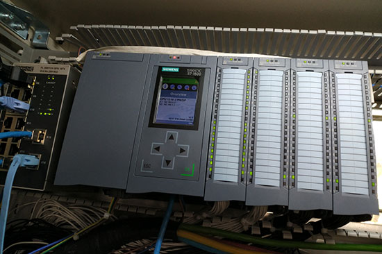 1725414090338171.jpg 延峰安道拓滑軌線